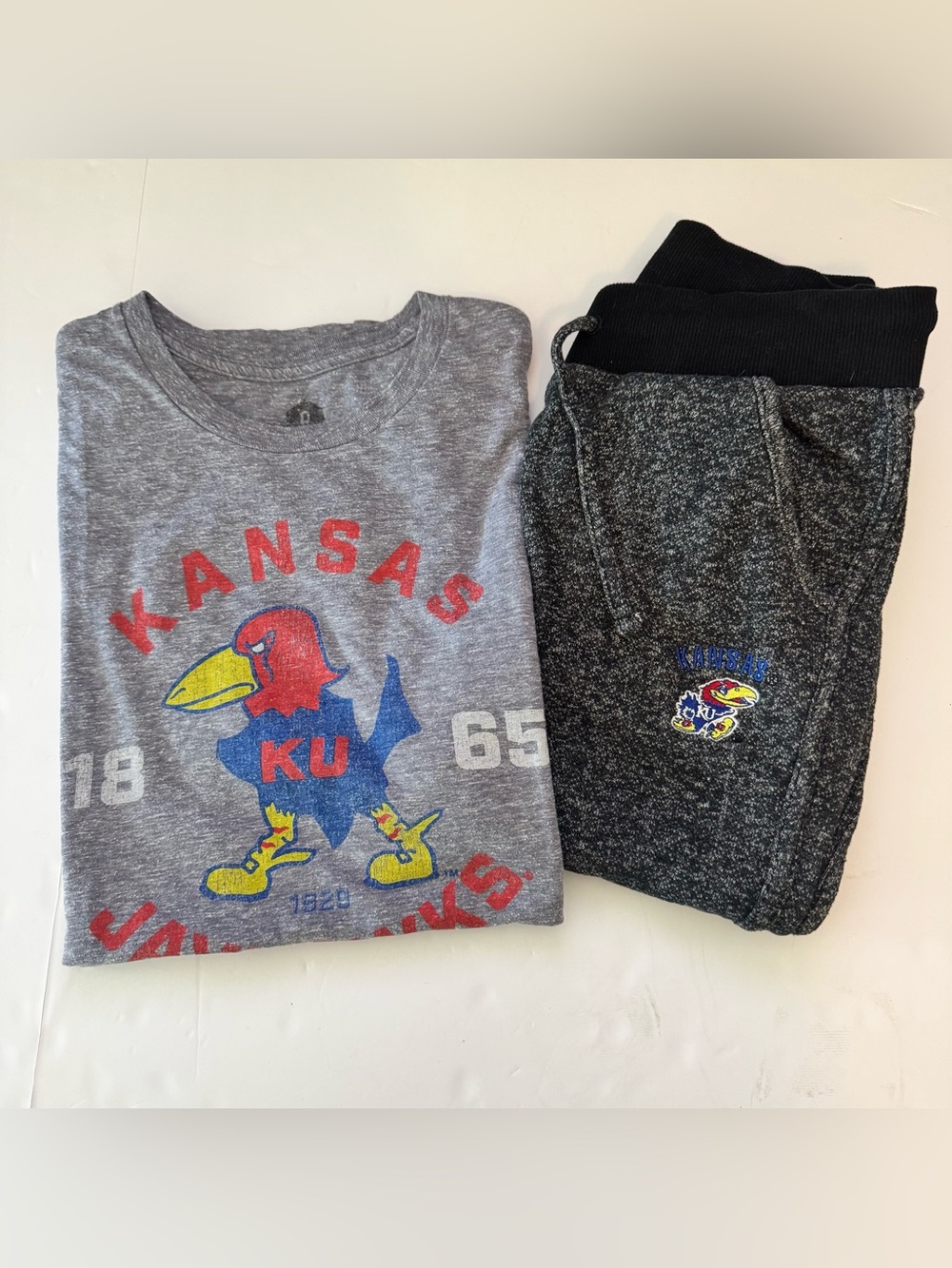Kansas University Jayhawks Colosseum Athletic Jogger Sweatpants & T-Shirt Set
